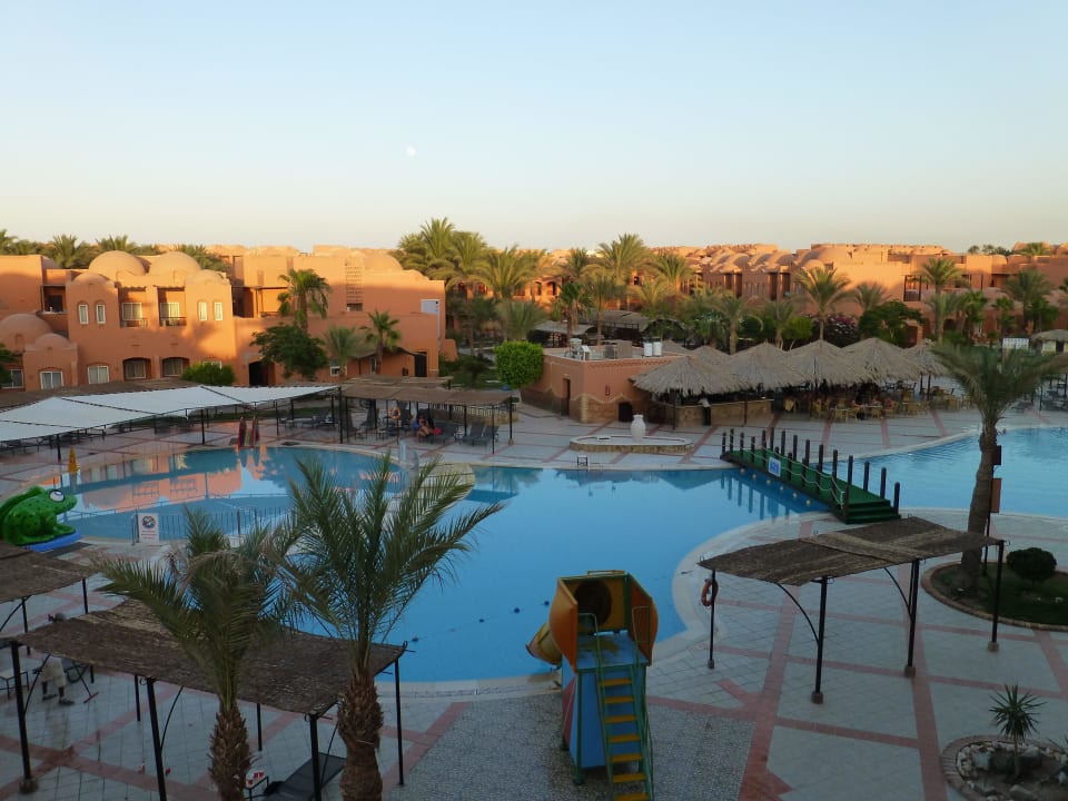 Blick auf den Pool Jaz Makadi Oasis Resort