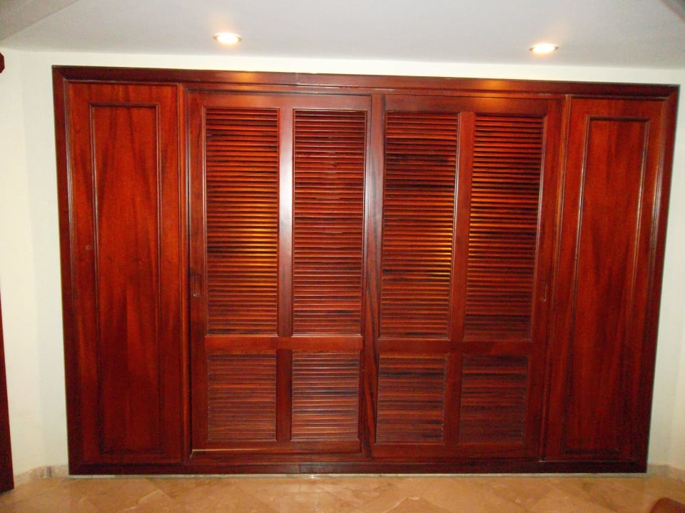 Schrank Grand Palladium Select Bávaro Resort & Spa