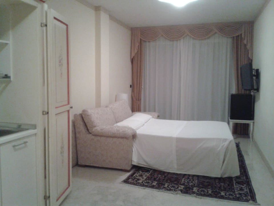 Wohnzimmer (als Schlafzimmer umfunktioniert) Hotel Residence Relais Du Lac