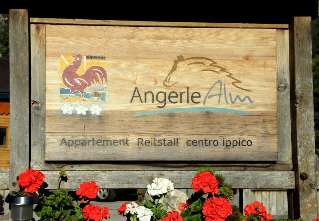 Hinweisschild Angerle-Alm