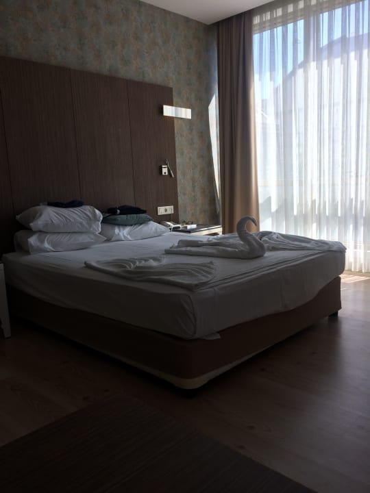 Zimmer Port Side Resort Hotel