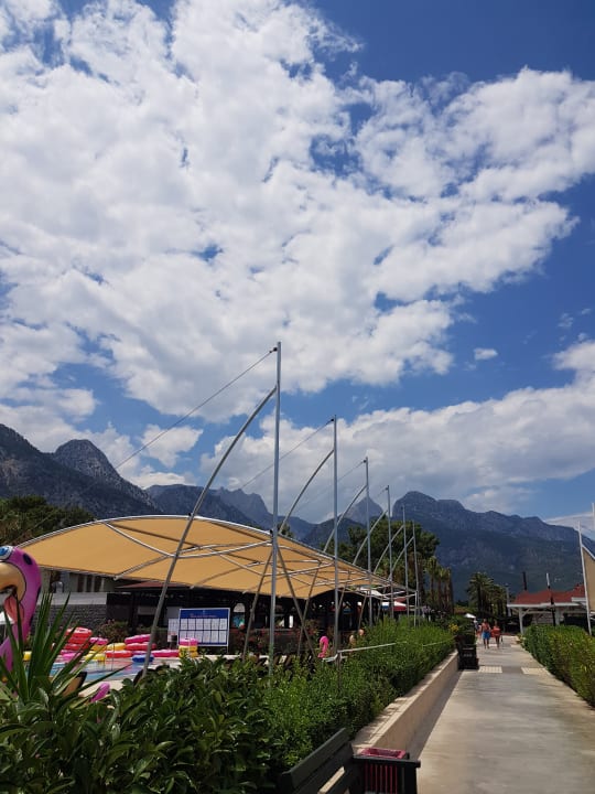 Außenansicht Crystal Flora Pearl Collection