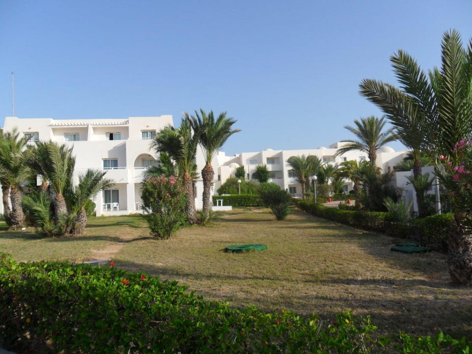 Vom Bungalow zum Haupthaus Hotel El Mouradi Djerba Menzel