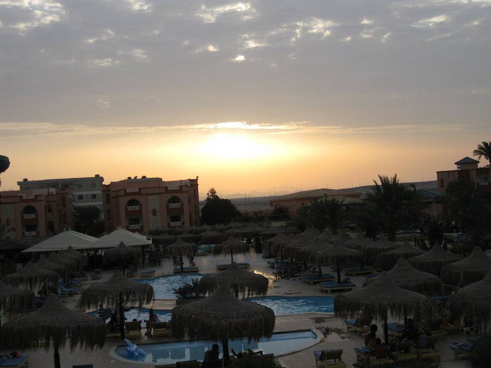 Zachód słońca Pickalbatros Aqua Park Resort - Hurghada