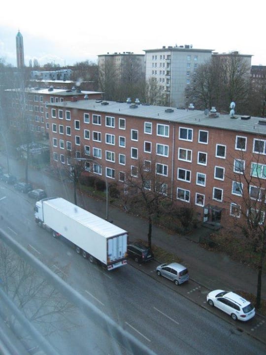 Ausblick Zimmer 530 NH Hamburg Horner Rennbahn