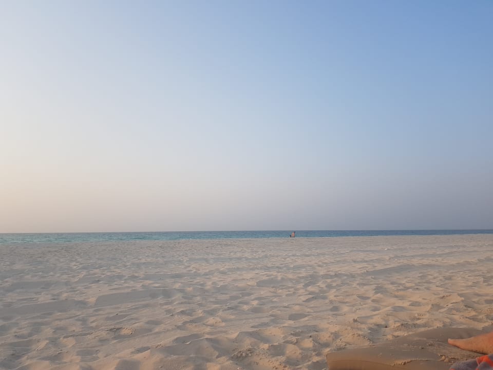 Strand Saadiyat Rotana Resort &  Villas