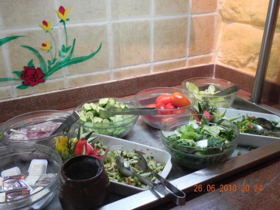 Lecker lecker!  Pickalbatros Alf Leila Wa Leila Resort - Neverland Hurghada