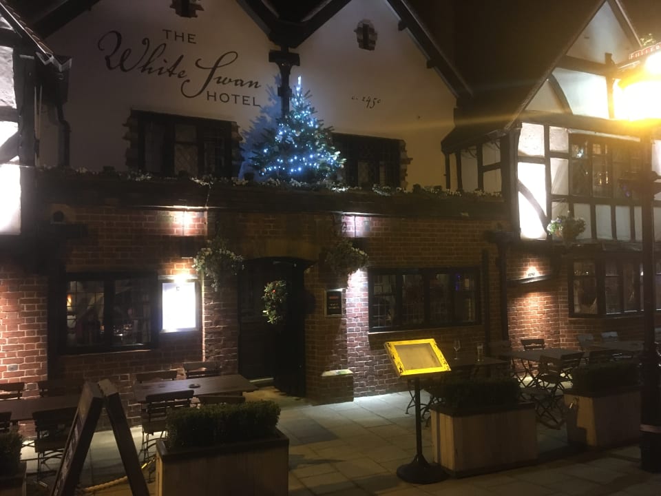 Außenansicht Hotel White Swan
