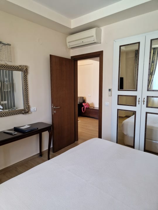 Zimmer Mediterranean Village Hotel & Spa