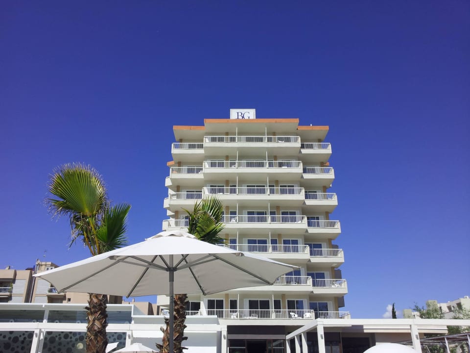 Hotel vom Pool aus BG Hotel Caballero
