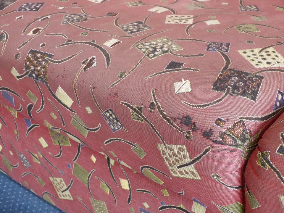 Zustand zweier Couch Landhotel Koller