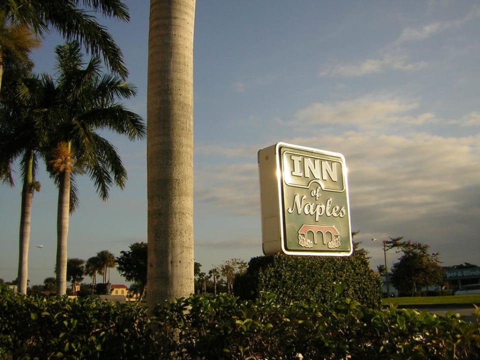 Eingang Hotel Inn of Naples
