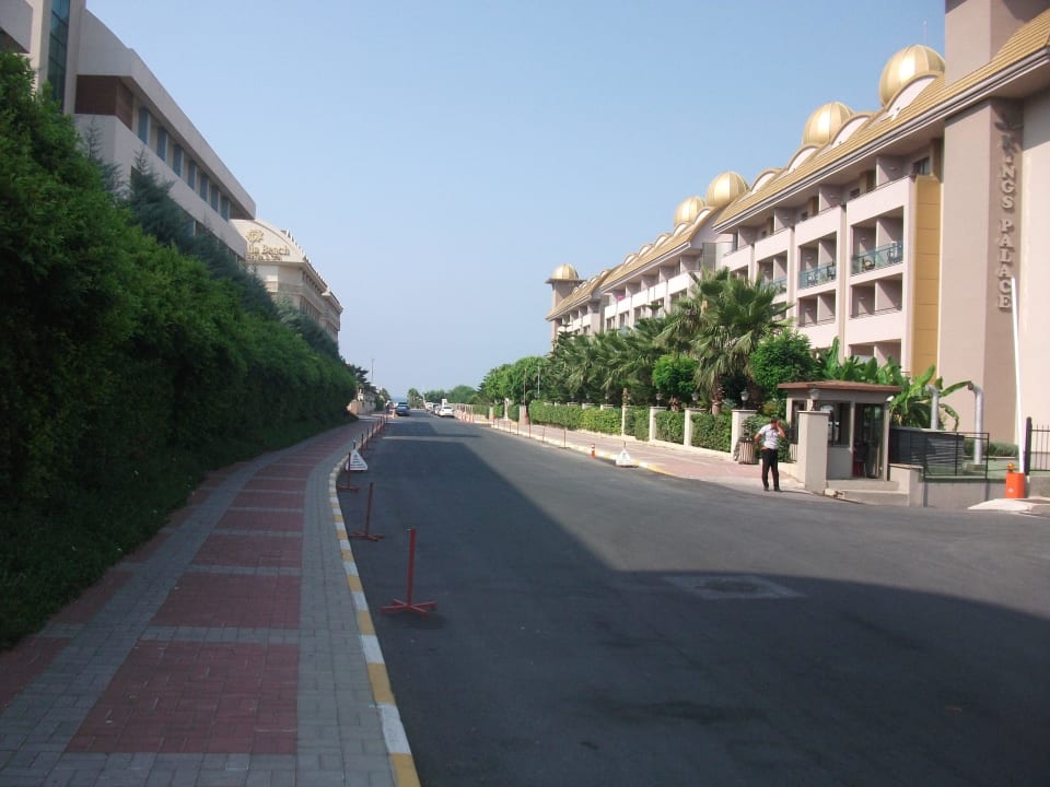 Weg zum Strand Hane Family Resort