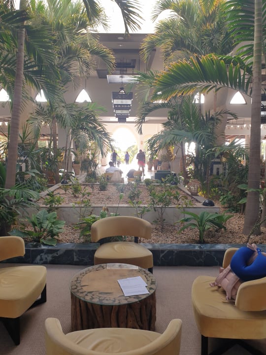 Lobby Hotel Riu Karamboa