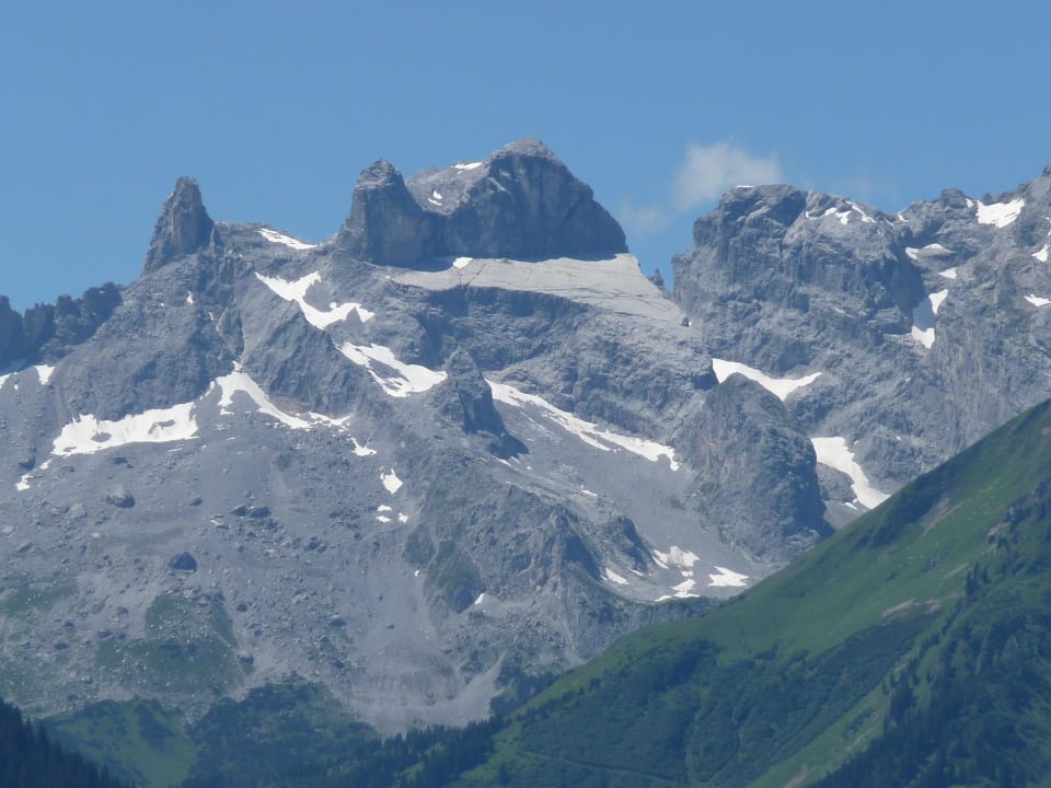 Rund um Blick in die Bergwelt Hotel Fernblick Montafon