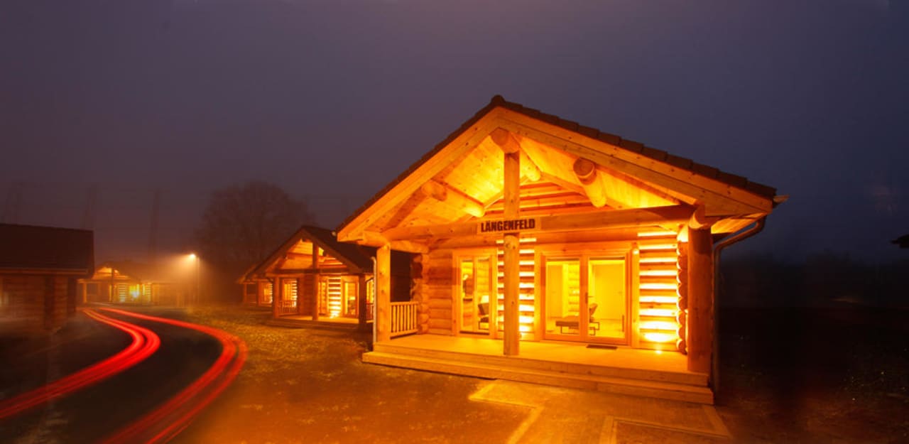 Außenansicht nachts Resort Hotel Bispingen