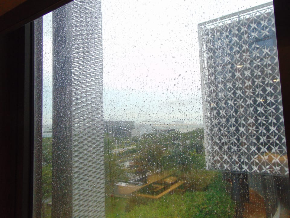 Ausblick Hotel Crowne Plaza Changi Airport