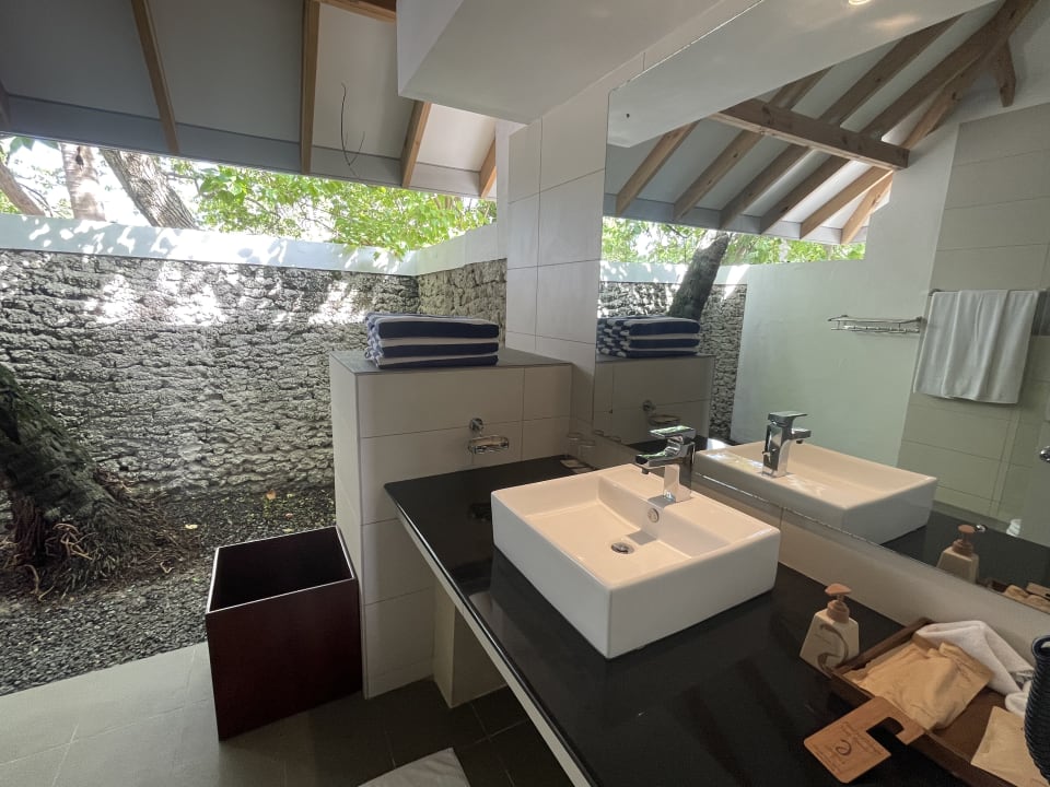 Zimmer Ellaidhoo Maldives by Cinnamon