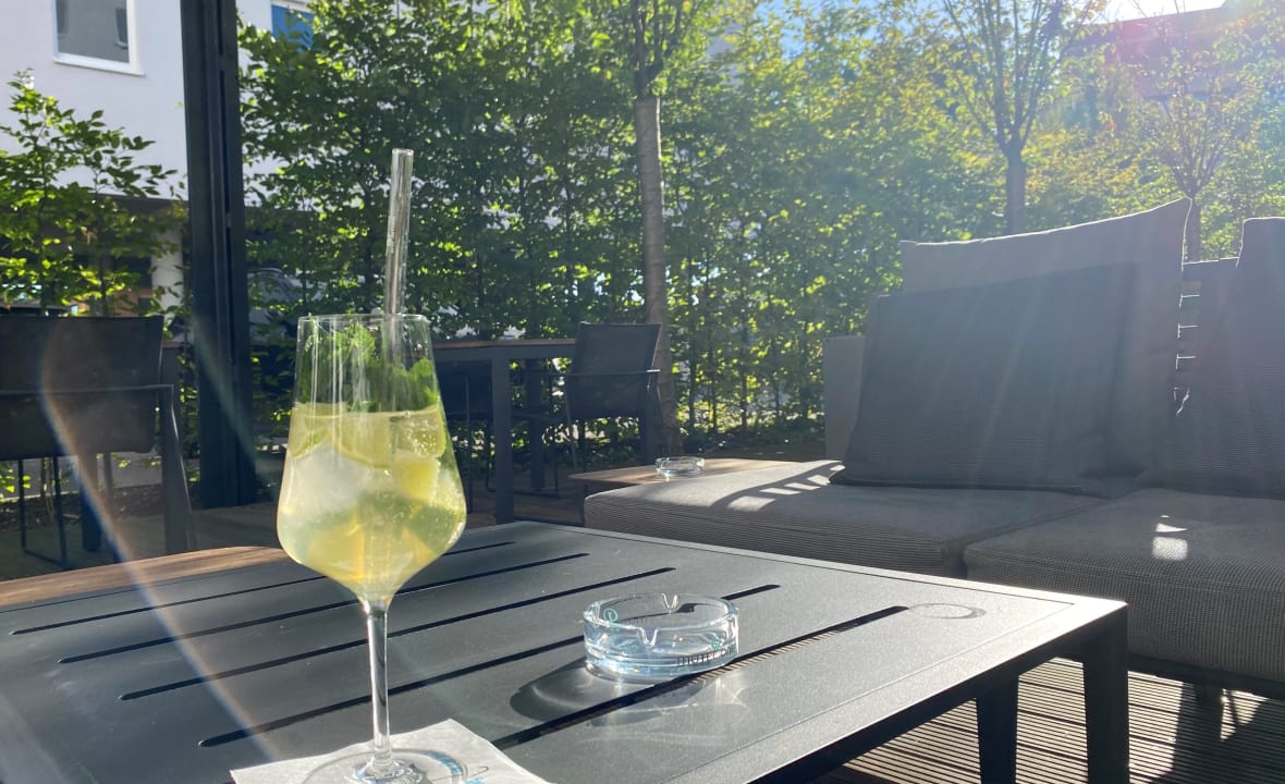 Gartenanlage Motel One Hamburg Airport