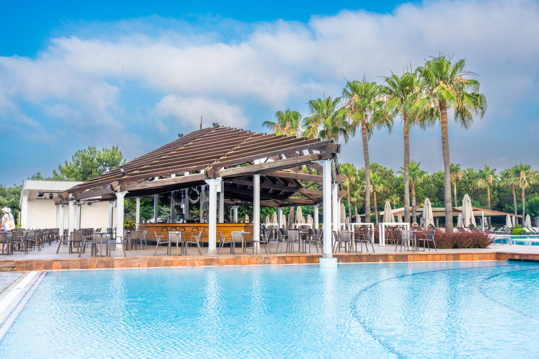 Pool Lara Barut Collection