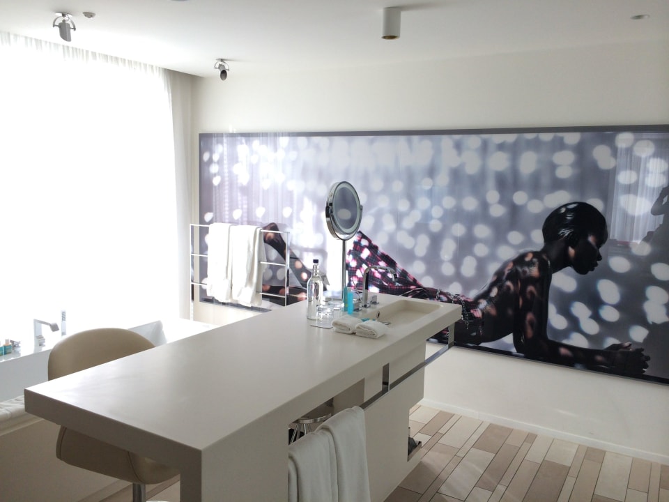 Bad W London - Leicester Square