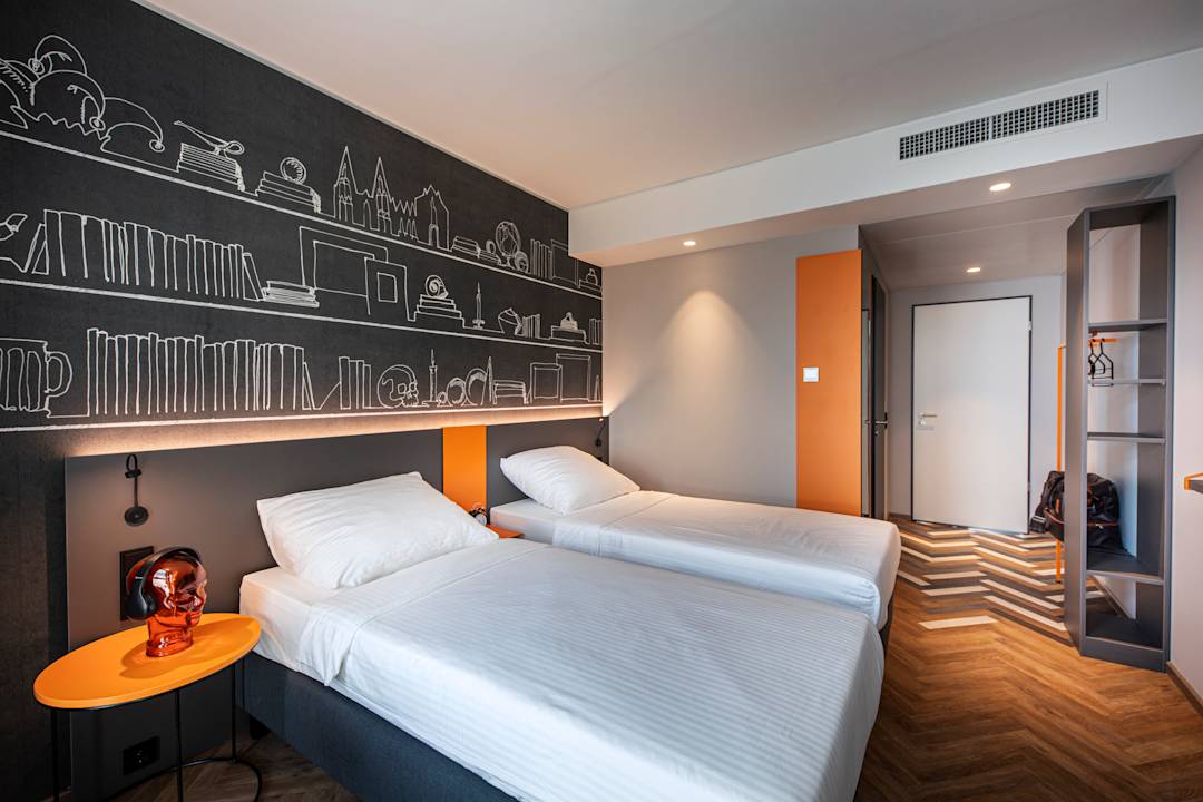 Zimmer LOGINN Hotel Köln Airport