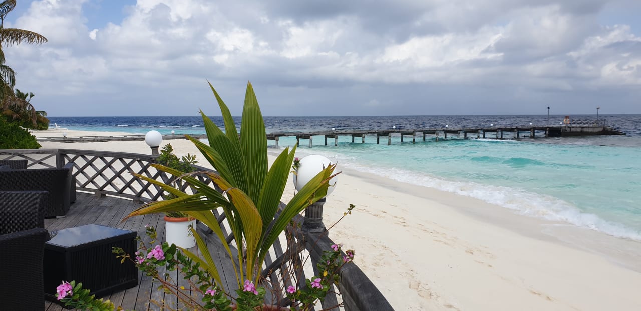 Gastro Angaga Island Resort