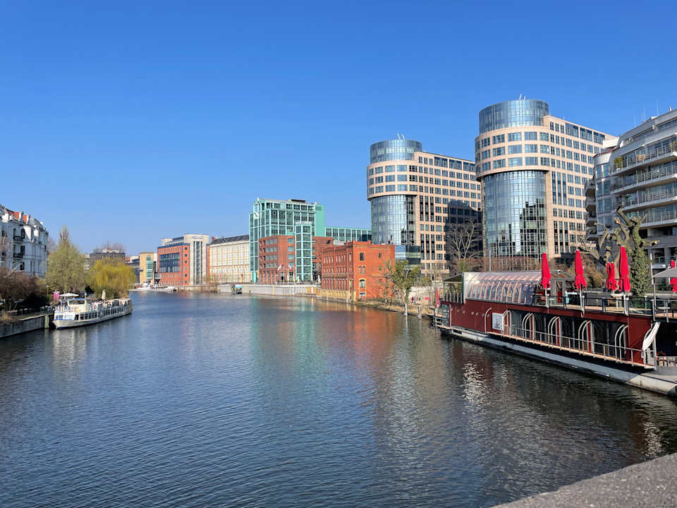 Außenansicht AMERON Berlin ABION Spreebogen Waterside