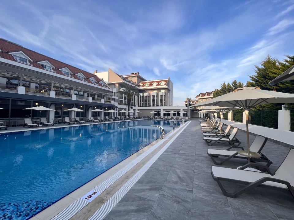 Pool Side Story Resort & Spa