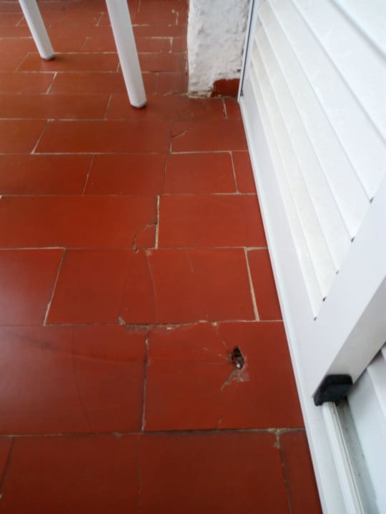 Balkon Verletzungsgefahr Salobrena Suites