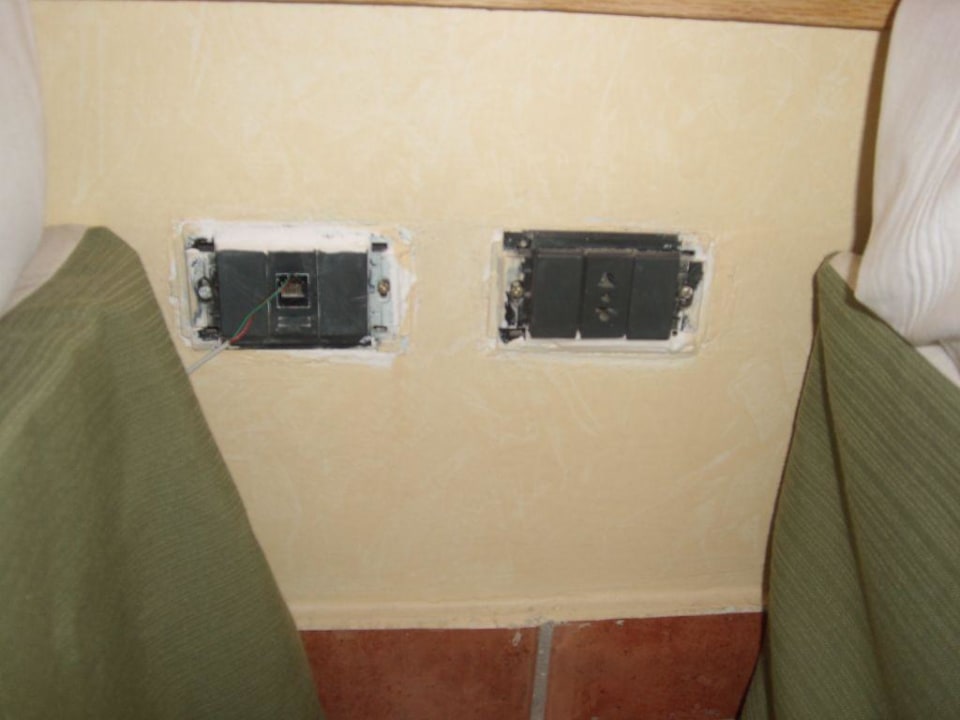 freiligende Anschlüsse mitten im Zimmer Ghazala Gardens