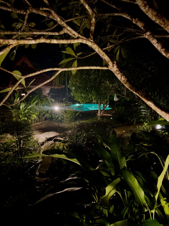 Gartenanlage Hotel Chaw Ka Cher Tropicana Lanta Resort