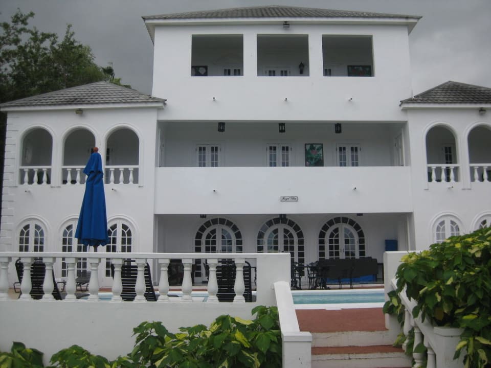 Eine grosse Villa Half Moon