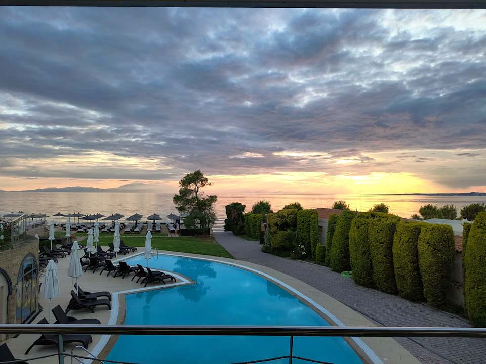 Pool Istion Club & Spa