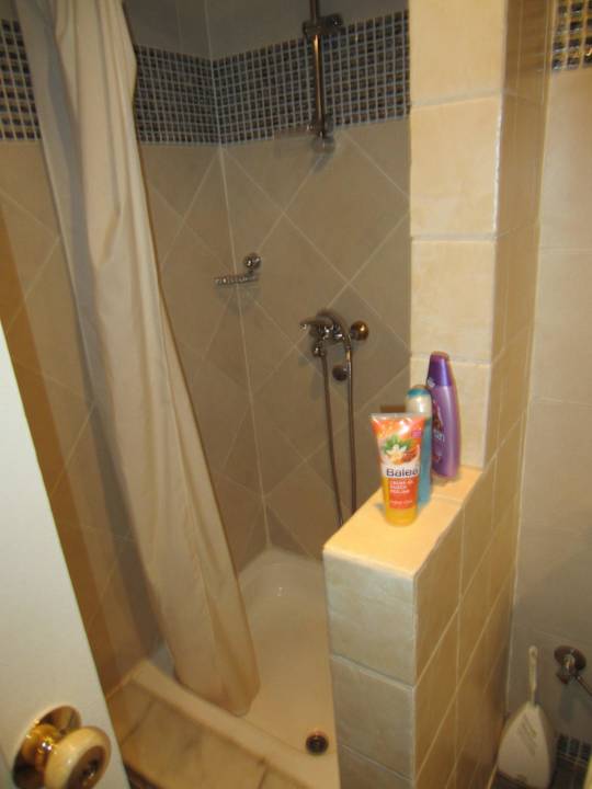 Dusche aus erstem Zimmer Pickalbatros Alf Leila Wa Leila Resort - Neverland Hurghada