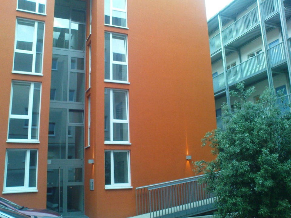 Innenhof Internationales Studierendenhotel Stuttgart