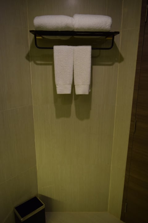 Zimmer GLOW Sukhumvit 5 by Centropolis