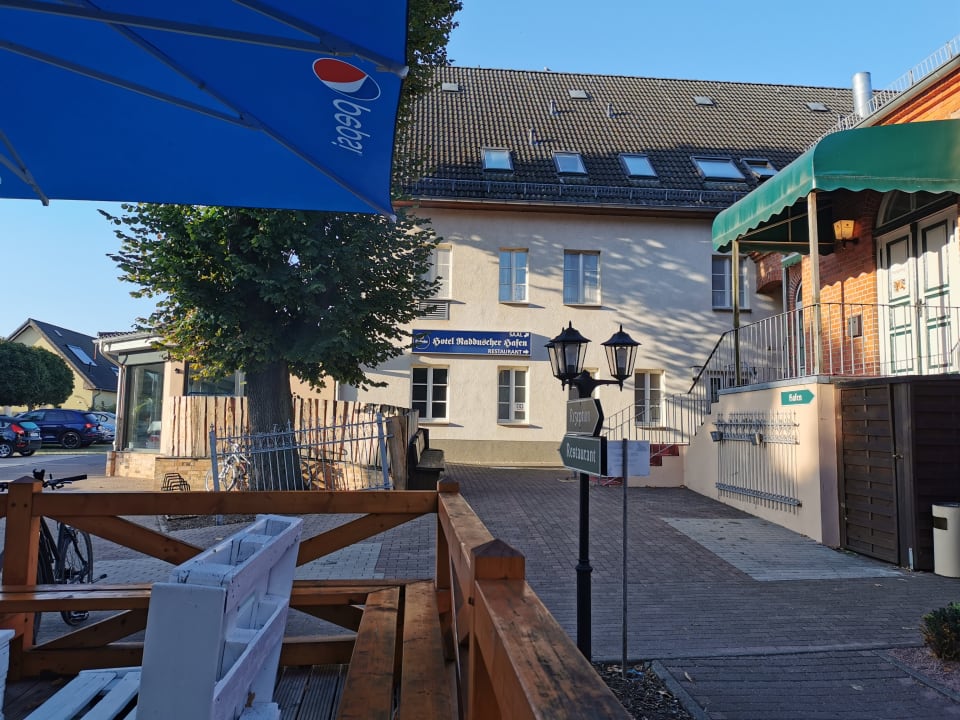 Außenansicht Hotel Radduscher Hafen