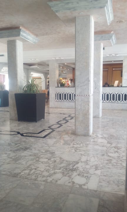 Rezeption und Empfangsbereich Hotel Nesrine