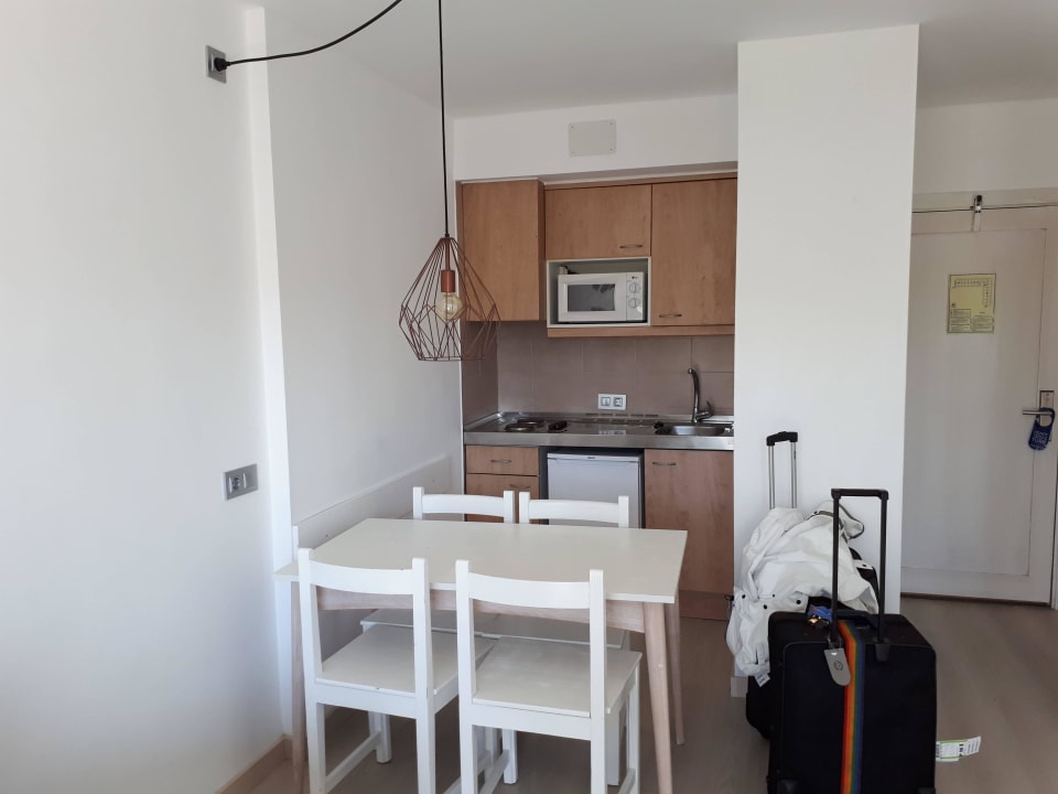 Wohnraum mit Küchenzeile Alcudia Garden Aparthotel