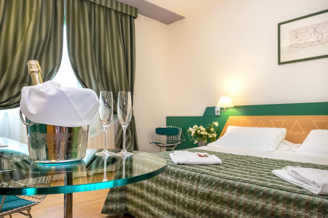 Zimmer West Point Airport Hotel