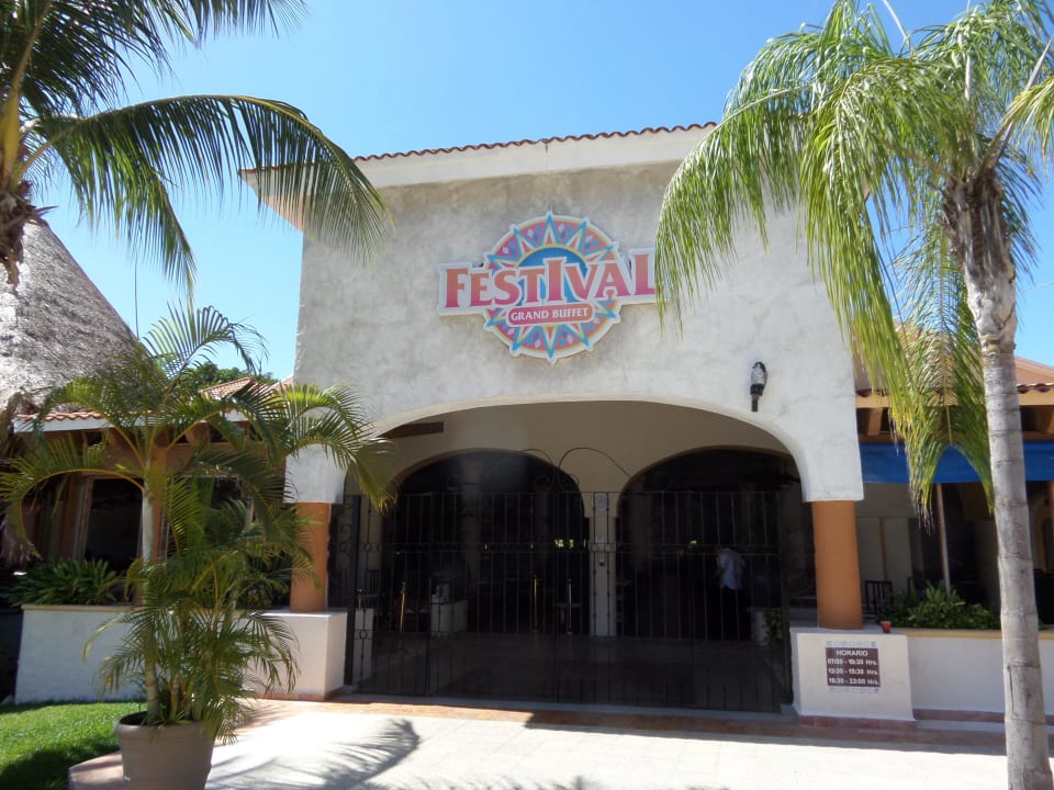 Eines der Buffetrestaurants Sandos Playacar Select Club Adults only - All Inclusive