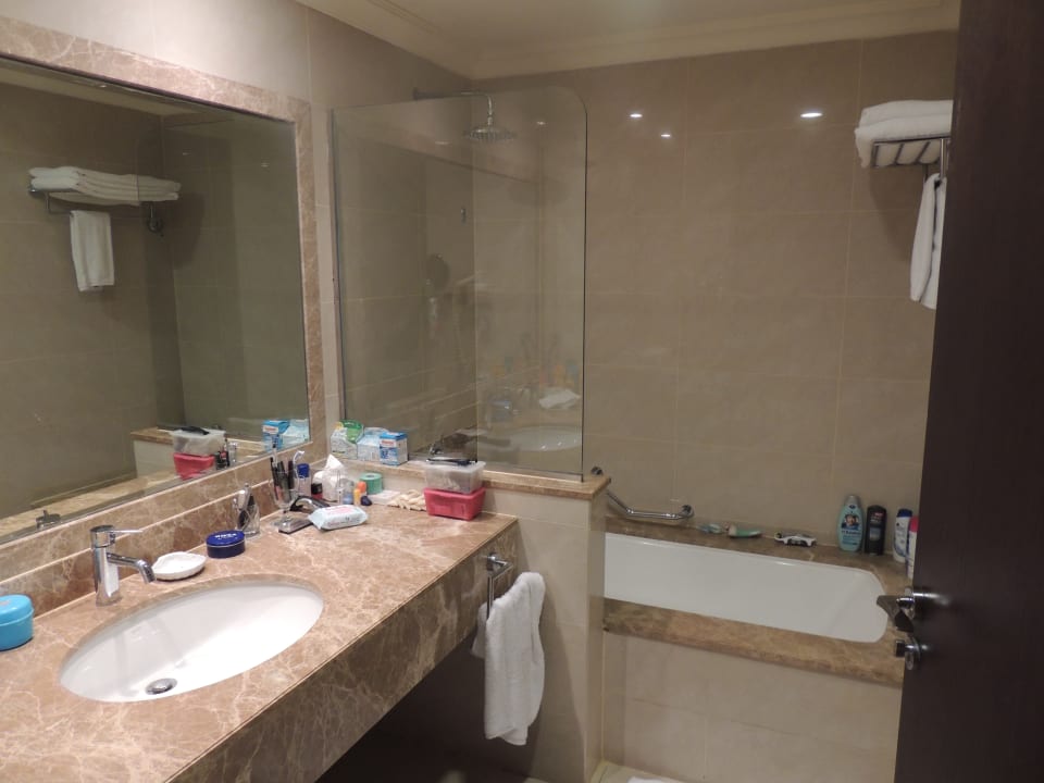 Zimmer Miramar Al Aqah Beach Resort