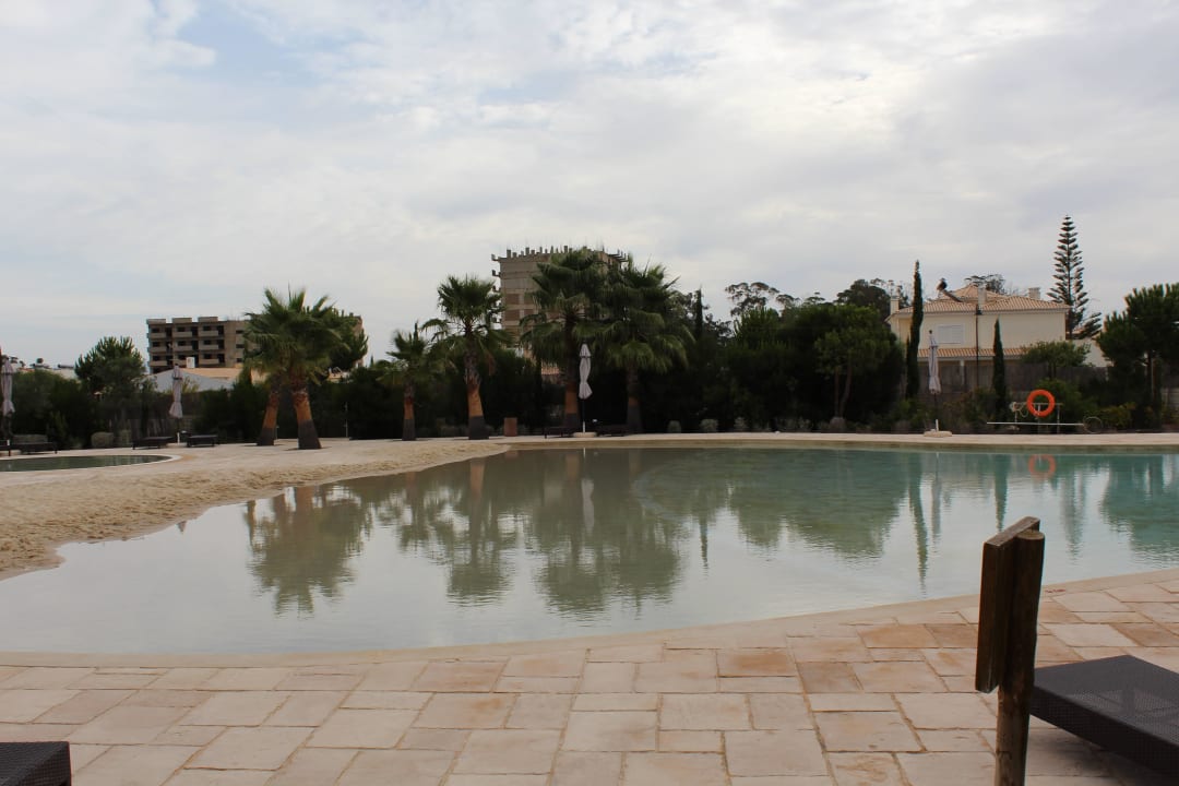 Ausblick vom Pool Cascade Wellness Resort