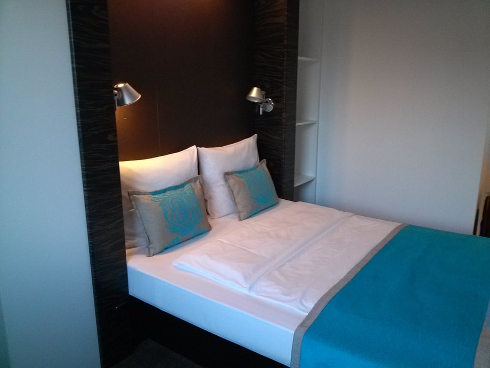 Bett Motel One Berlin-Tiergarten