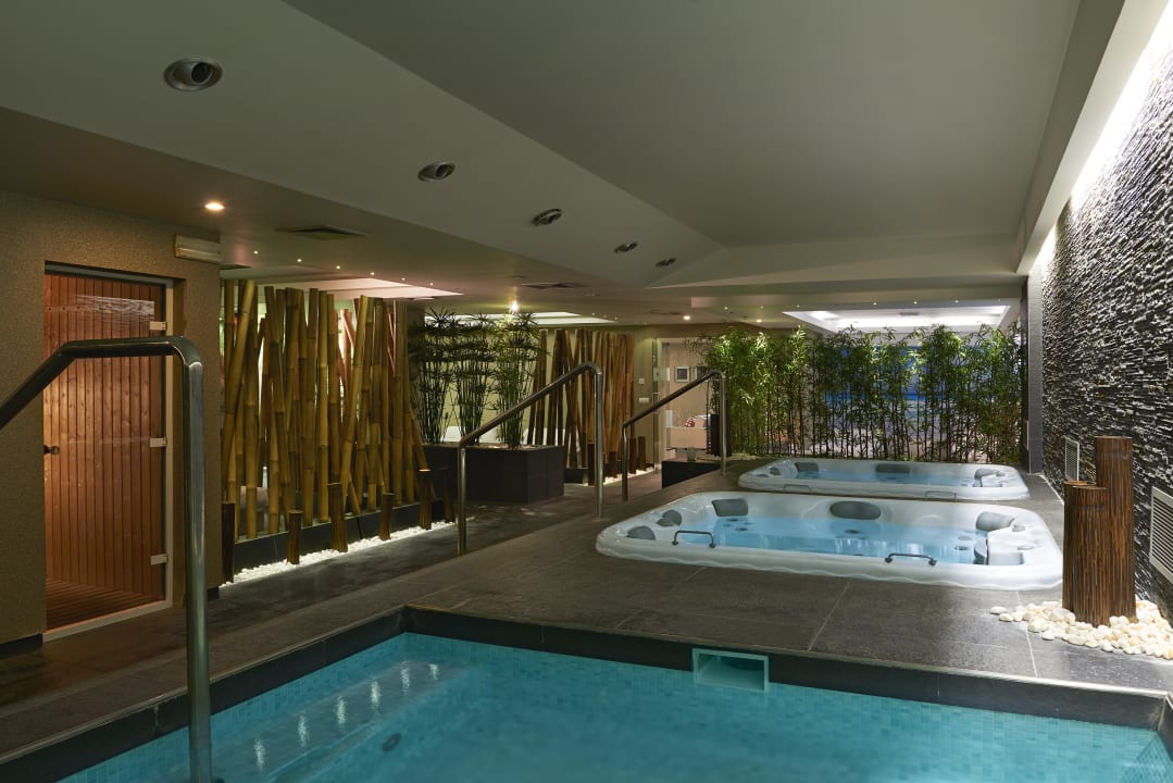Pool Meliá Madeira Mare