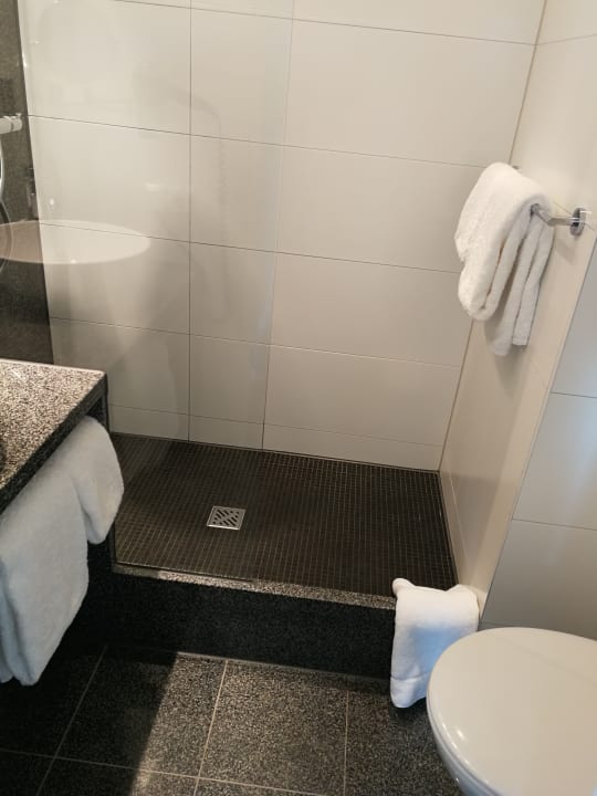 Zimmer Motel One Hamburg am Michel