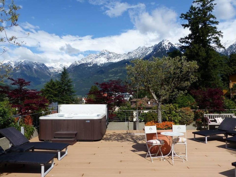Dachterrasse mit Whirlpool Hotel Ansitz Plantiz