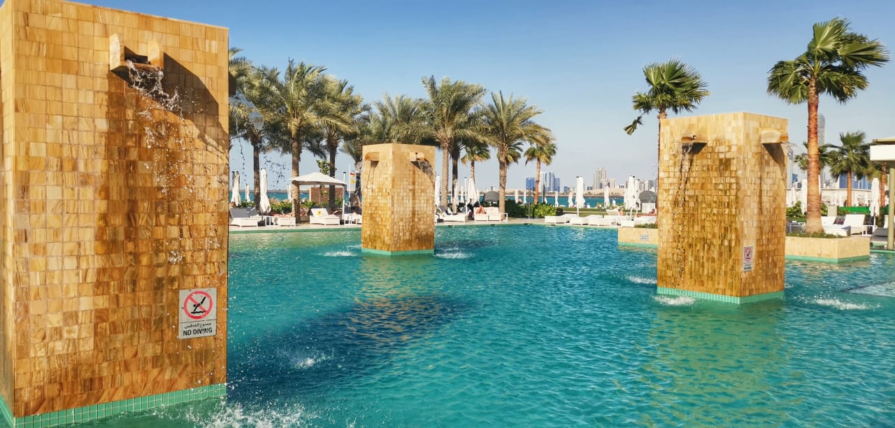 Pool Rixos Marina Abu Dhabi