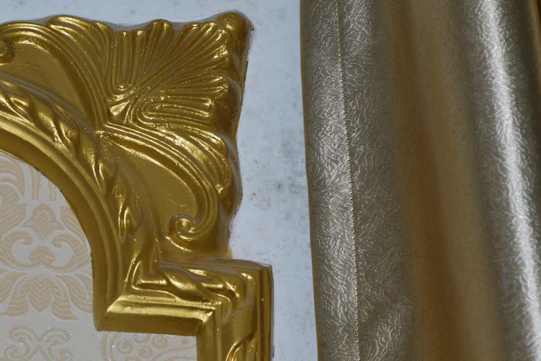 Mould on wall Hotel Thaison Palace